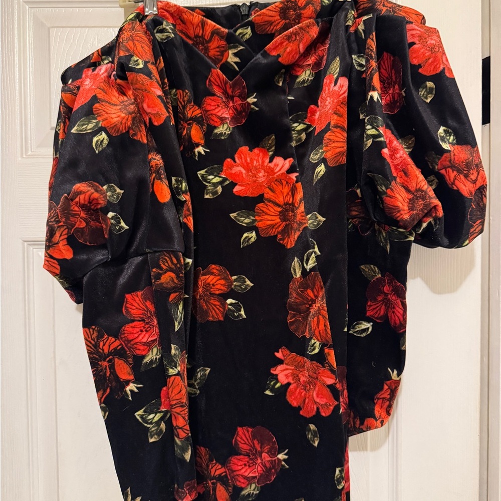 Floral Black and Red Women's Top - Picture 2 of 2